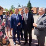 Koprzywnica. Wizyta Marszałka Sejmu Marka Kuchcińskiego. Na zdjęciu: Anna Paluch – przewodnicząca Zarządu Gminnego Prawa i Sprawiedliwości w Koprzywnicy, poseł Marek Kwitek, Marek Kuchciński - Marszałek Sejmu i poseł Krzysztof Lipiec / Grażyna Szlęzak - Wójcik / Radio Kielce