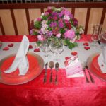 Sandomierz. Wystawa przedstawiająca aranżacje stołów / Grażyna Szlęzak - Wójcik / Radio Kielce