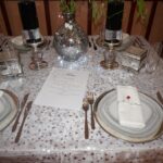 Sandomierz. Wystawa przedstawiająca aranżacje stołów / Grażyna Szlęzak - Wójcik / Radio Kielce