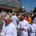 Starachowice. Uroczystości Bożego Ciała w parafii pw. Wszystkich Świętych / Tomasz Piwko / Radio Kielce