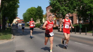 Obchody 227 rocznicy uchwalenia Konstytucji 3 Maja w Skarżysku-Kamiennej. Marszobieg rekreacyjny i II Bieg Konstytucji / Maciej Wesołowski