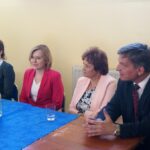 Poseł Robert Telus odwiedził miejscowość Brzezie. Na zdjęciu: posłanka Anna Krupka, Danuta Krępa - starosta starachowicki i Andrzej Pruś - wiceprzewodniczący Sejmiku Województwa Świętokrzyskiego / Michał Kita / Radio Kielce