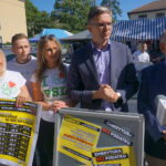 Konferencja PSL inaugurująca zbieranie podpisów pod projektem "Emerytura bez podatku". Od prawej: Jerzy Pyrek, pełnomocnik marszałka ds. seniorów, Adam Jarubas, marszałek woj. świętokrzyskiego / Michał Kita / Radio Kielce