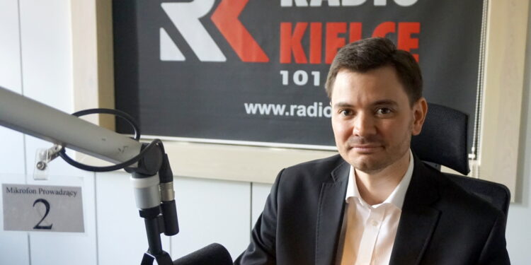 Mecenas doktor prawa Maksymilian Ślusarczyk / Kamil Król / Radio Kielce