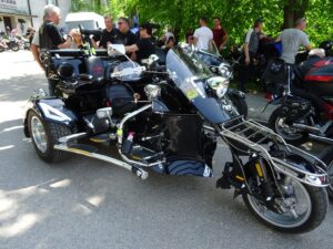 Zlot motocyklistów na Świętym Krzyżu / Emilia Sitarska / Radio Kielce