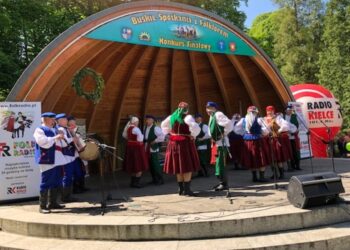 42. Buskie Samorządowe Spotkania z Folklorem / Lucyna Bukato / Radio Kielce