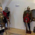 Chęciny. W zabytkowej kamienicy Niemczówka powstaje zbrojownia / Marcin Różyc / Radio Kielce