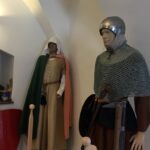 Chęciny. W zabytkowej kamienicy Niemczówka powstaje zbrojownia / Marcin Różyc / Radio Kielce