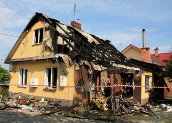 Spalony dom przy ul. Zaleśnej / Grażyna Szlęzak-Wójcik / Radio Kielce