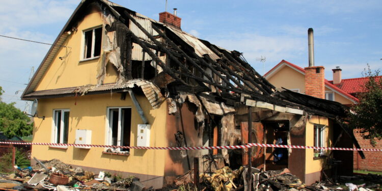 Spalony dom przy ul. Zaleśnej / Grażyna Szlęzak-Wójcik / Radio Kielce