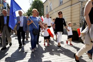 Pierwszomajowy pochód ulicami Kielc zorganizowany przez SLD / Jarosław Kubalski / Radio Kielce