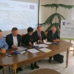 Podpisanie umowy na rozbudowę i modernizacje oczyszczalni ścieków w Bodzentynie / Mirosław Kimla / Urząd Miasta i Gminy Bodzentyn