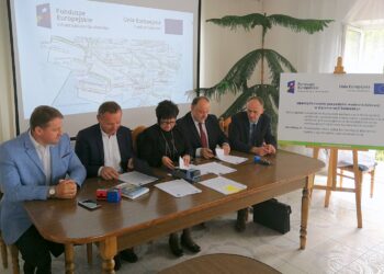 Podpisanie umowy na rozbudowę i modernizacje oczyszczalni ścieków w Bodzentynie / Mirosław Kimla / Urząd Miasta i Gminy Bodzentyn