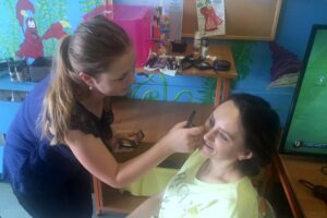 Akcja „Dzień piękności i radości dla mam” zorganizowana przez Fundację „Dr Clown” / Iwona Murawska / Radio Kielce