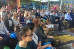30 młodzieżowych grup z 15 świętokrzyskich gmin otrzymało pieniądze na lokalne działania społeczne w ramach programu "Mania działania" / Iwona Murawska / Radio Kielce
