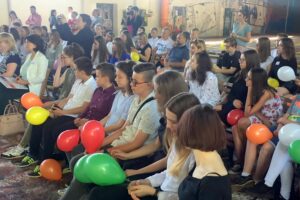 30 młodzieżowych grup z 15 świętokrzyskich gmin otrzymało pieniądze na lokalne działania społeczne w ramach programu "Mania działania" / Iwona Murawska / Radio Kielce
