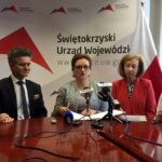 Prawie 3 mln zł otrzymał z budżetu państwa Szpital Powiatowy w Starachowicach na przeniesienia oddziału zakaźnego starachowickiego szpitala do nowych pomieszczeń. Na zdjęciu: posłanka Maria Zuba, senator Krzysztof Słoń, wojewoda Agata Wojtyszek, Bogumiła Niziołek - zastępca dyrektora Wydziału Polityki Społecznej i Zdrowia w Świętokrzyskim Urzędzie Wojewódzkim i Danuta Krępa - starosta starachowicki / Iwona Murawska / Radio Kielce