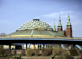 04.04.2016 Kielce. Dworzec PKS. / Jarosław Kubalski / Radio Kielce