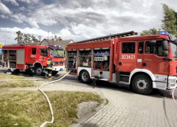 17.06.2016 Kielce. Straż pożarna. Wozy strażackie. Pożar przy ulicy Fabrycznej. / Jarosław Kubalski / Radio Kielce