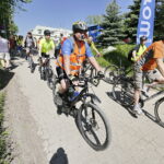 20.05.2017 Kielce. 12. Rodzinna Majówka Rowerowa z biskupem Marianem Florczykiem. / Jarosław Kubalski / Radio Kielce