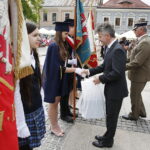 02.05.2018 Kielce. Dzień Flagi. Uroczystości na Rynku. Nagrody dla pocztów sztandarowych / Jarosław Kubalski / Radio Kielce