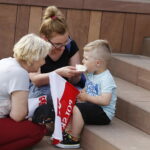 02.05.2018 Starachowice. Dzień Flagi. Organizatorzy rozdawali Tort dla Niepodległej / Jarosław Kubalski / Radio Kielce