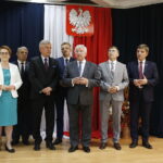 05.05.2018 Stadnicka Wola. Poseł Maria Zuba, poseł Bogdan Latosiński, Marszałek Senatu Stanisław Karczewski, lider PiS powiatu koneckiego Grzegorz Piec, poseł Krzysztof Lipiec, wicestarosta konecki Andrzej Lenart i wiceprzewodniczący Sejmiku Województwa Świętokrzyskiego Andrzej Pruś podczas konferencji prasowej / Jarosław Kubalski / Radio Kielce