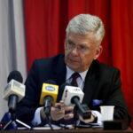 05.05.2018 Stadnicka Wola. Marszałek Senatu Stanisław Karczewski podczas spotkania z mieszkańcami / Jarosław Kubalski / Radio Kielce