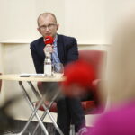 06.05.2018 Radio Kielce. Studio polityczne. Bartłomiej Zapała / Jarosław Kubalski / Radio Kielce