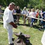 06.05.2018 Tokarnia. Park etnograficzny. Wytopki ołowiu / Jarosław Kubalski / Radio Kielce