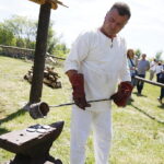 06.05.2018 Tokarnia. Park etnograficzny. Wytopki ołowiu / Jarosław Kubalski / Radio Kielce