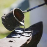 06.05.2018 Tokarnia. Park etnograficzny. Wytopki ołowiu / Jarosław Kubalski / Radio Kielce