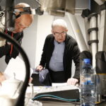 15.05.2018 Radio Kielce. Nagranie odcinków słuchowiska „Maszerują strzelcy, maszerują…”. Reżyser Sebastian Przybyłowicz i aktor Jerzy Trela / Jarosław Kubalski / Radio Kielce