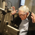 15.05.2018 Radio Kielce. Nagranie odcinków słuchowiska „Maszerują strzelcy, maszerują…”. Aktor Jerzy Trela / Jarosław Kubalski / Radio Kielce