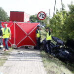 19.05.2018 Miedziana Góra. Wypadek. Samochód osobowy zderzył się z samochodem ciężarowym. Zginęły dwie osoby, dwie zostały ranne / Jarosław Kubalski / Radio Kielce