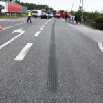 19.05.2018 Miedziana Góra. Wypadek. Samochód osobowy zderzył się z samochodem ciężarowym. Zginęły dwie osoby, dwie zostały ranne / Jarosław Kubalski / Radio Kielce