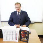 25.05.2018 Wólka Milanowska. Jan Józef Kasprzyk, szef Urzędu do Spraw Kombatantów i Osób Represjonowanych spotkał się z historykami i działaczami opozycji antykomunistycznej / Jarosław Kubalski / Radio Kielce