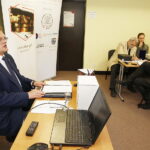 25.05.2018 Wólka Milanowska. Jan Józef Kasprzyk, szef Urzędu do Spraw Kombatantów i Osób Represjonowanych spotkał się z historykami i działaczami opozycji antykomunistycznej / Jarosław Kubalski / Radio Kielce