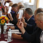 28.05.2018 Piekoszów. Sesja rady gminy. Nadanie patronów szkołom w gminie / Jarosław Kubalski / Radio Kielce