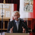 28.05.2018 Piekoszów. Sesja rady gminy. Nadanie patronów szkołom w gminie. Poseł Krzysztof Lipiec / Jarosław Kubalski / Radio Kielce