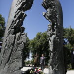 Centralne obchody Dnia Weterana w Kielcach. Złożenie kwiatów pod pomnikiem AK / Jarosław Kubalski / Radio Kielce