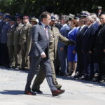 Centralne obchody Dnia Weterana w Kielcach. Uroczystości na placu Wolności. Minister obrony narodowej Mariusz Błaszczak / Jarosław Kubalski / Radio Kielce