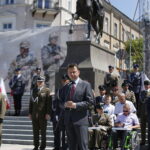 Centralne obchody Dnia Weterana w Kielcach. Uroczystości na placu Wolności. Minister obrony narodowej Mariusz Błaszczak / Jarosław Kubalski / Radio Kielce