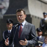 Centralne obchody Dnia Weterana w Kielcach. Uroczystości na placu Wolności. Minister obrony narodowej Mariusz Błaszczak / Jarosław Kubalski / Radio Kielce