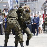 Centralne obchody Dnia Weterana w Kielcach. Uroczystości na placu Wolności. Pokaz sztuk walki / Jarosław Kubalski / Radio Kielce