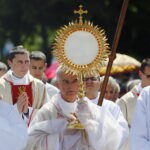 31.05.2018 Kielce. Procesja Bożego Ciała. Biskup Marian Florczyk / Jarosław Kubalski / Radio Kielce