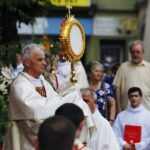 31.05.2018 Kielce. Procesja Bożego Ciała. Biskup Marian Florczyk / Jarosław Kubalski / Radio Kielce