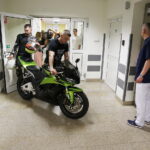 31.05.2018 Kielce. Motocykliści z grupy "Motocyklowi Terroryści Świętokrzyskie" odwiedzili pacjentów w szpitalu dziecięcym z okazji Dnia Dziecka / Jarosław Kubalski / Radio Kielce