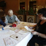 Polacy ratujący Żydów. Rodzina Majewskich z Suchedniowa. Marlena Płaska, Kazimierz Barcicki i oraz  jego córka Anna Gałczyńska / Jarosław Kubalski / Radio Kielce