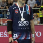 Finał Pucharu Polski piłkarzy ręcznych: PGE Vive Kielce - Azoty Puławy. Kapitan Azotów Bartosz Jurecki / Krzysztof Bujnowicz / Radio Kielce